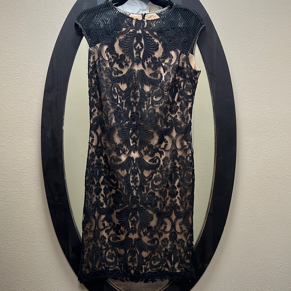 Like New Tadashi Shoji Short Black and Tan Lace Dress